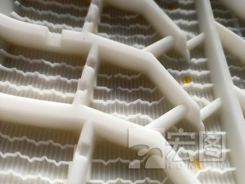 使用1年多后輪胎硅膠模具花紋出現部分缺口 使用1年多后輪胎硅膠模具花紋出現部分缺口