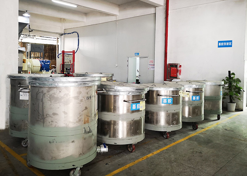 如何選擇靠譜的液體硅膠廠家？這些要點需牢記